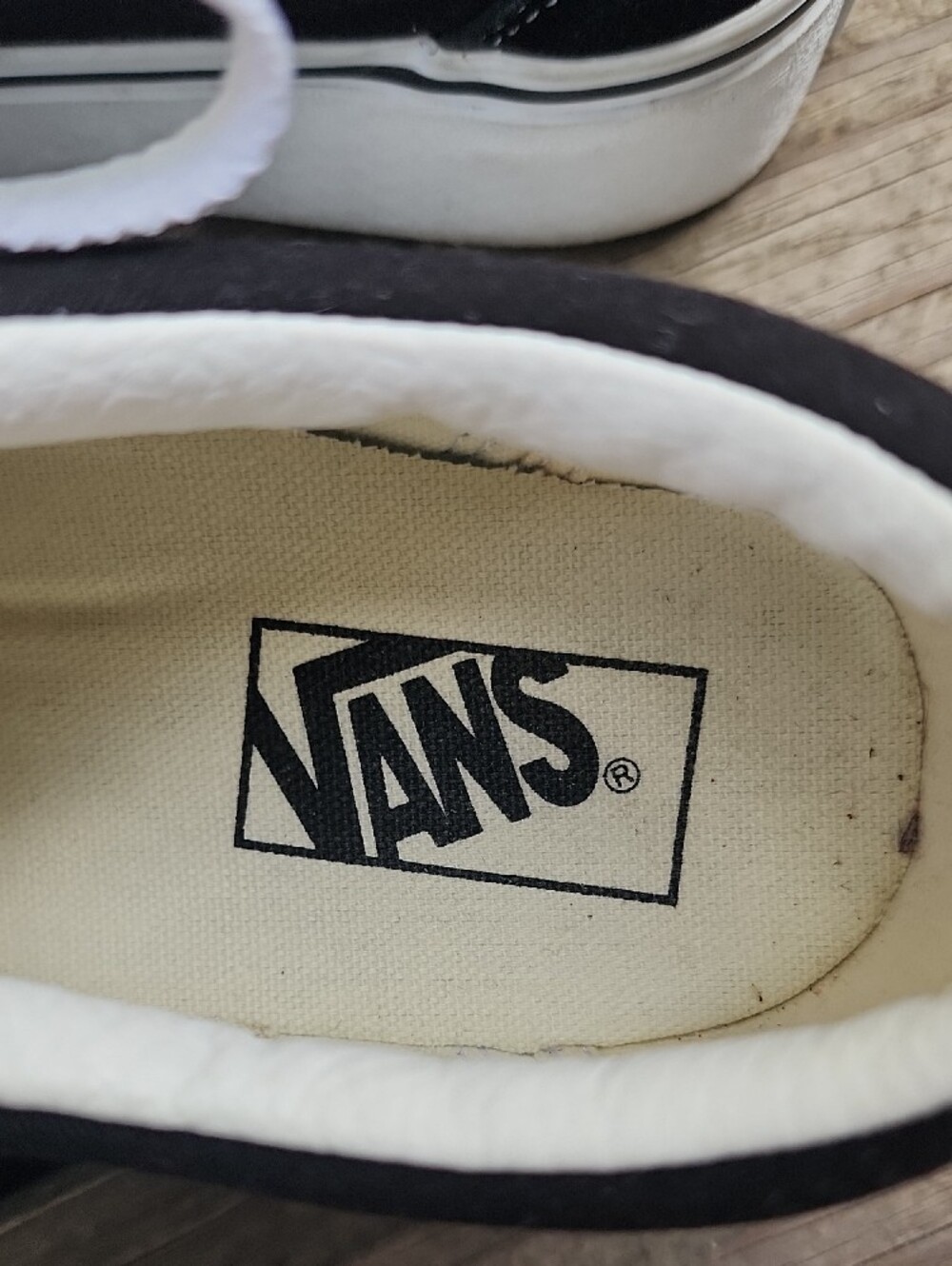 Vans Black and White Old Skool Sneaker Size 8.5 - Picture 3 of 15
